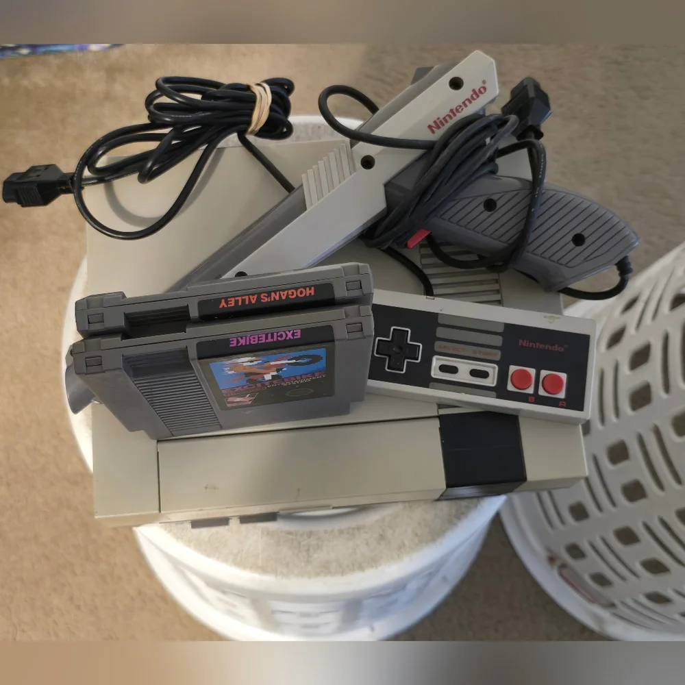 NES Grey Bundle. No Power or AV. 2 games Advantage Joystick and Zapper Included. - Picture 5 of 10